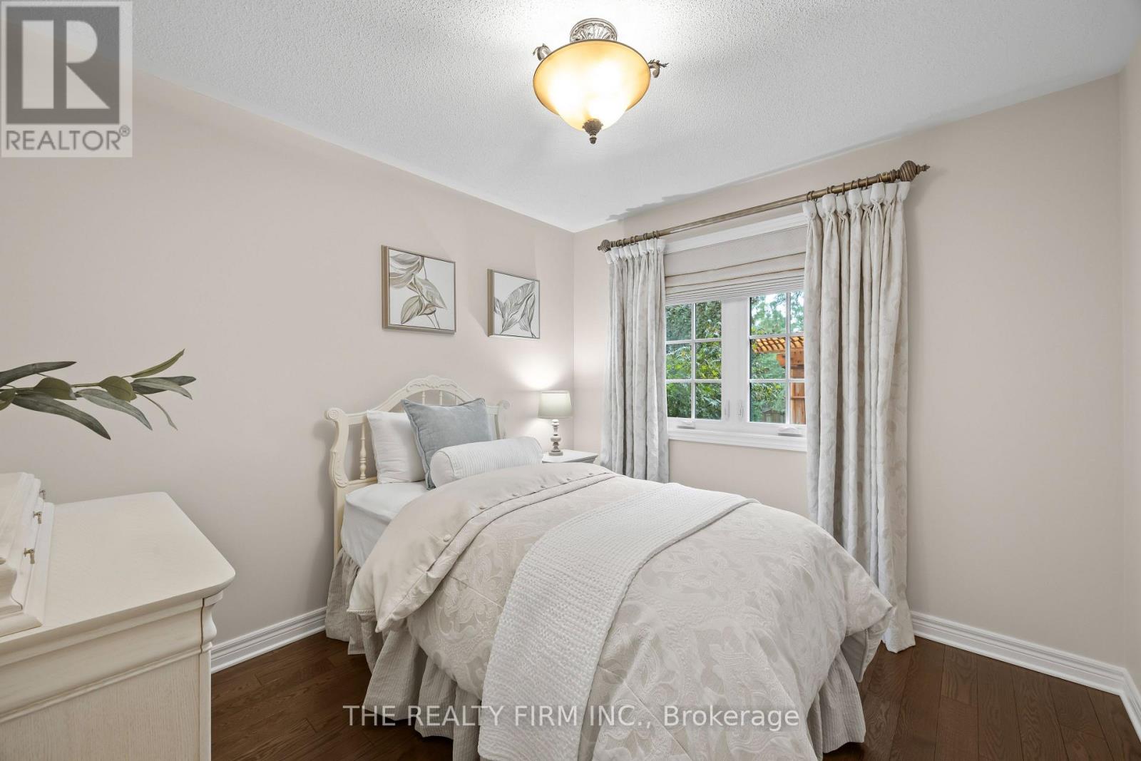 4077 PINE CRESCENT - Image 27