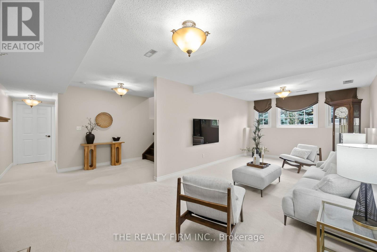 4077 PINE CRESCENT - Image 31