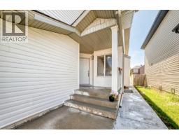 218 Saddlefield Place NE - photo 3
