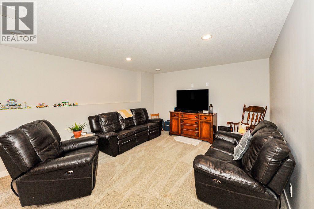 3419 51 Street - 35