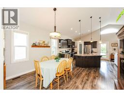 4pc Bathroom - 3419 51 Street, Camrose, AB T4V5J2 Photo 6