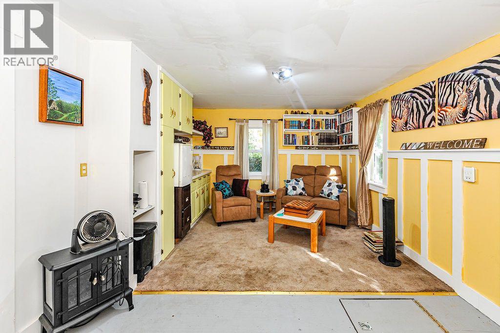 111 1 Street E - Image 33