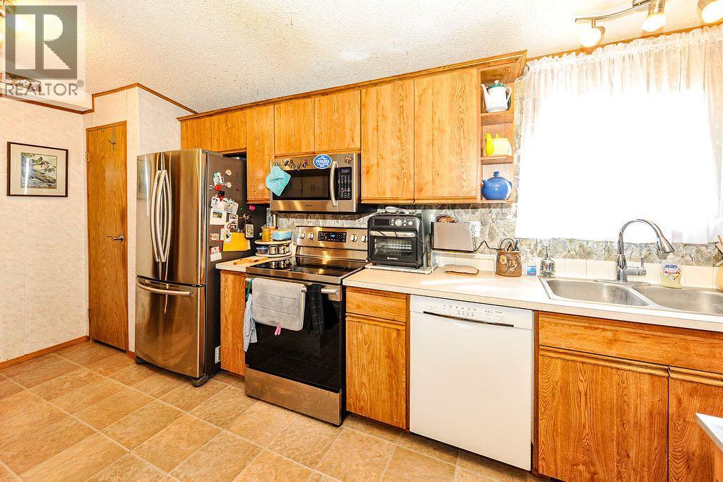 111 1 Street E - Image 9