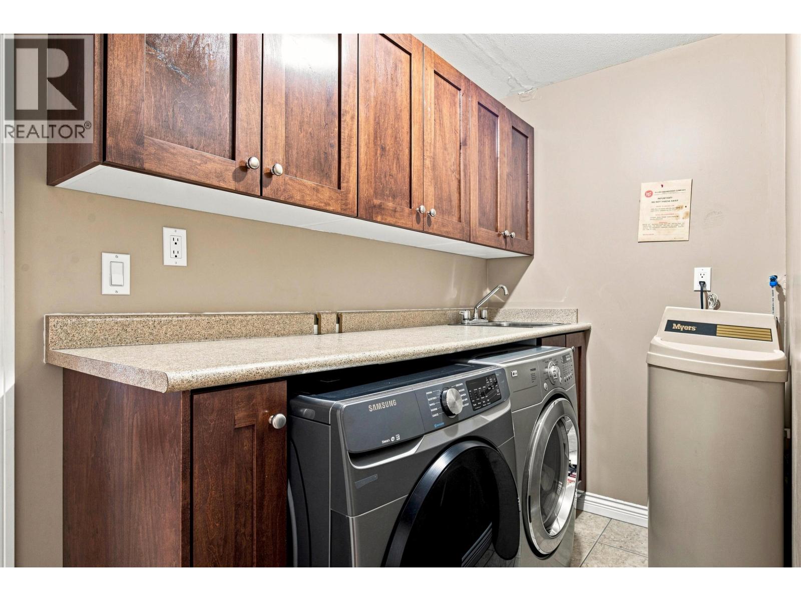 241 WESTRIDGE DRIVE - Image 21