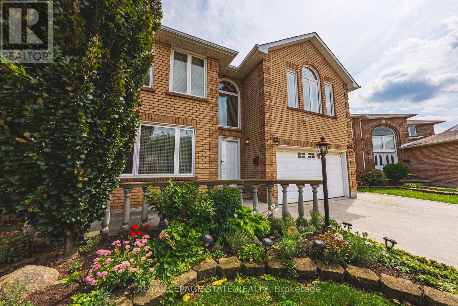 90 FAIRINGTON CRESCENT - 4