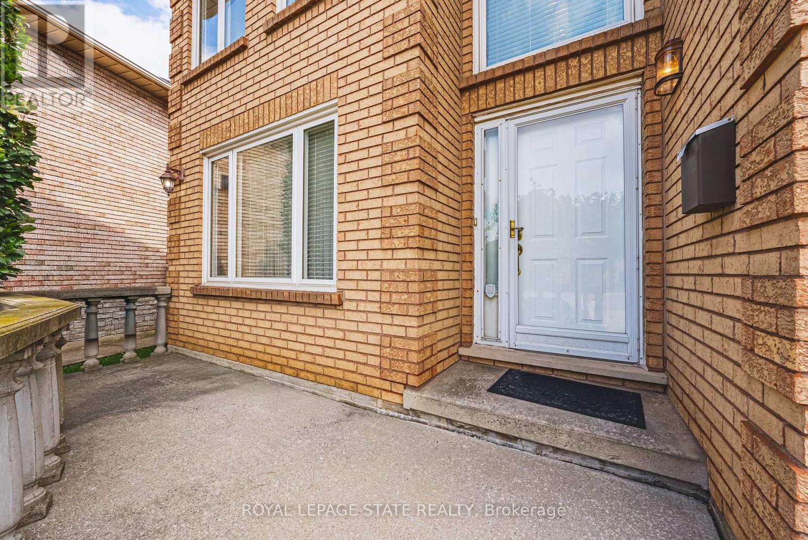 90 FAIRINGTON CRESCENT, Hamilton (Kentley) — photo 5