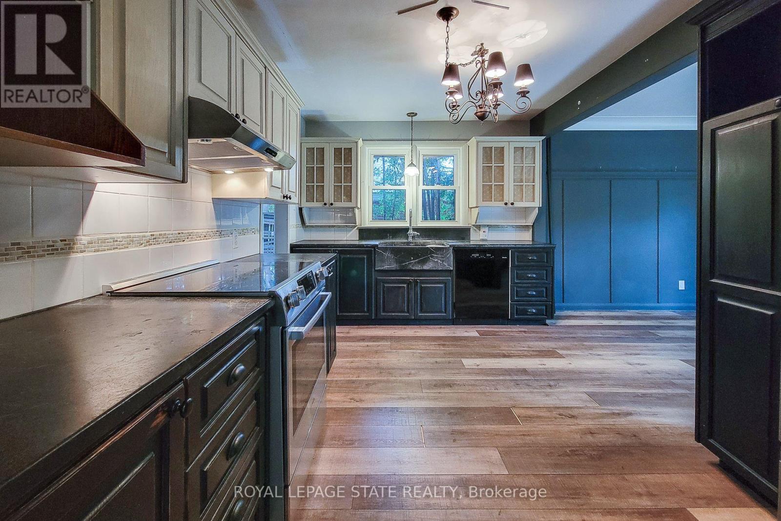 1359 MOUNTAIN GROVE AVENUE - 13