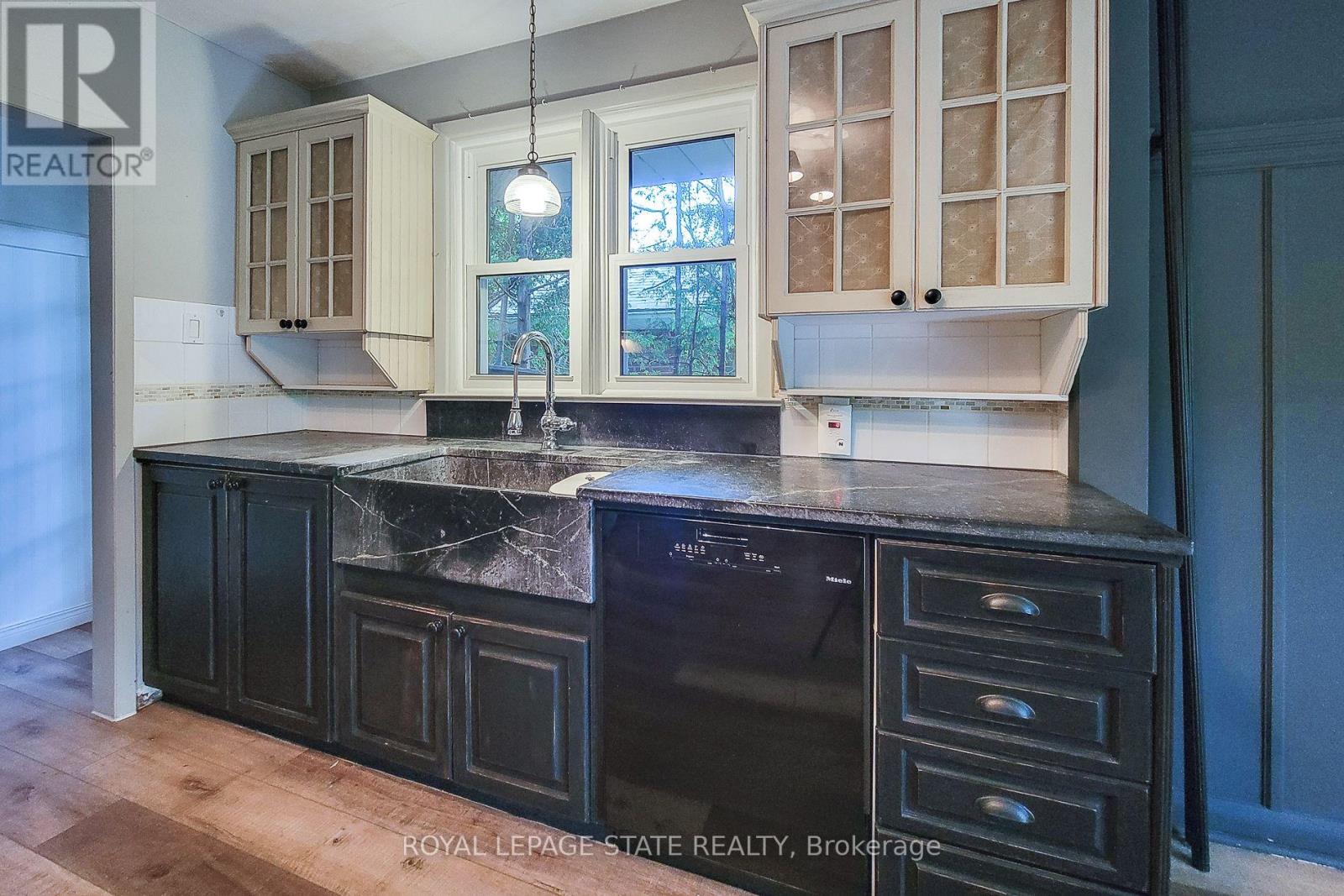 1359 MOUNTAIN GROVE AVENUE - 14