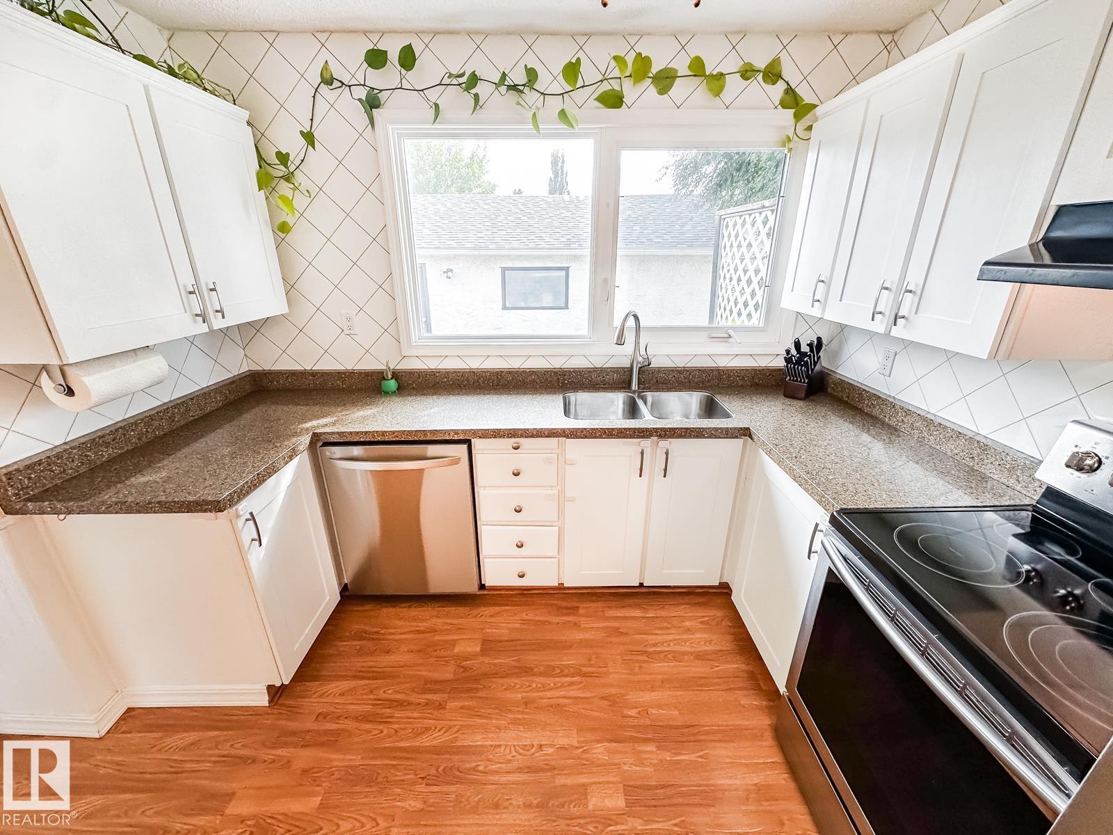 6811 40 AV NW - 10