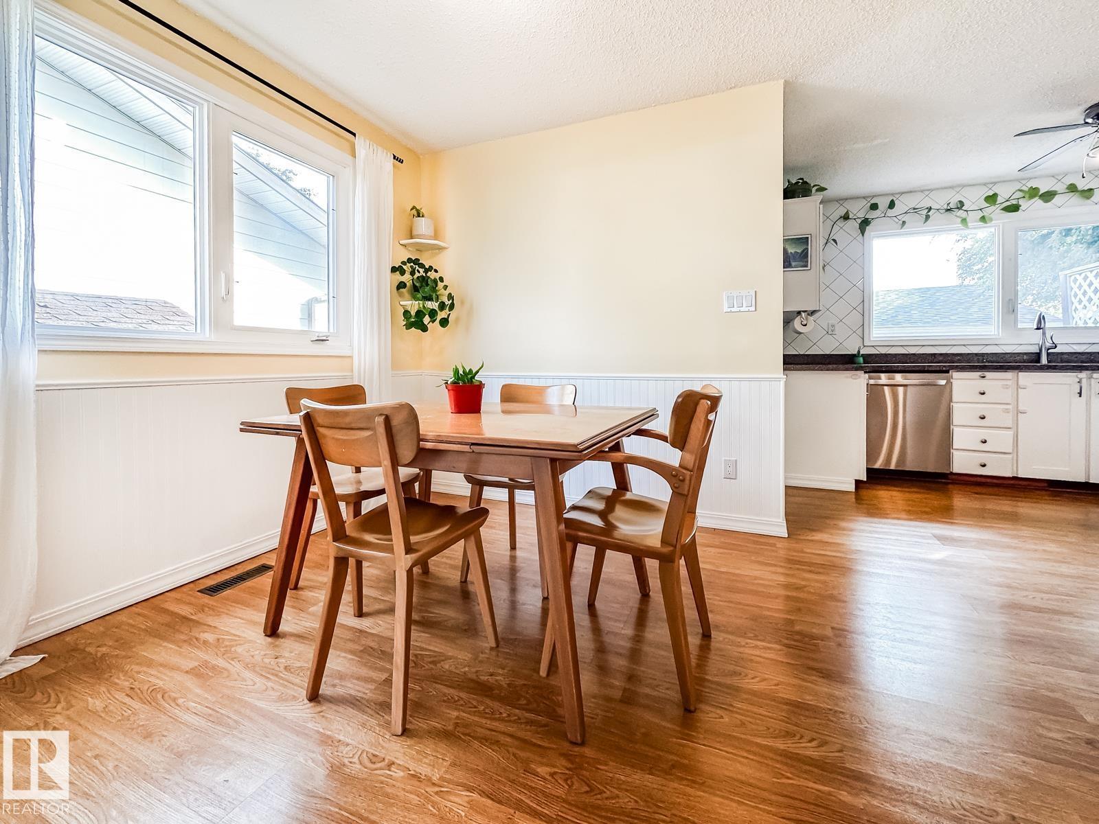 6811 40 AV NW - 14