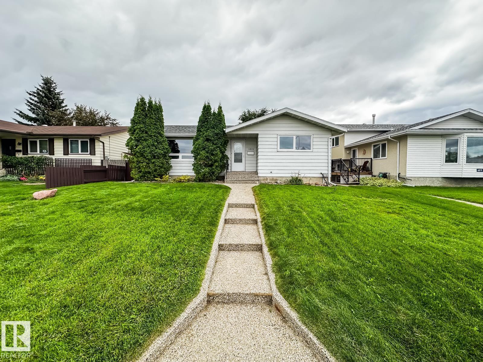 6811 40 AV NW - 2