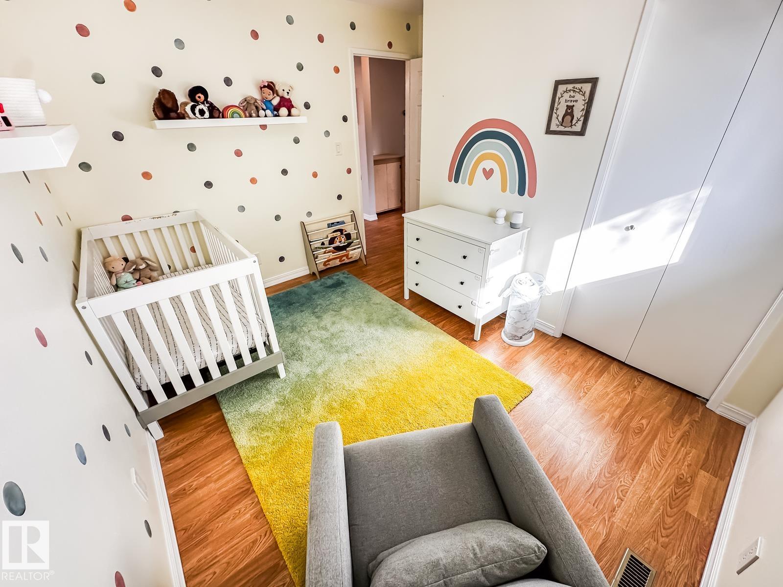 6811 40 AV NW - 20