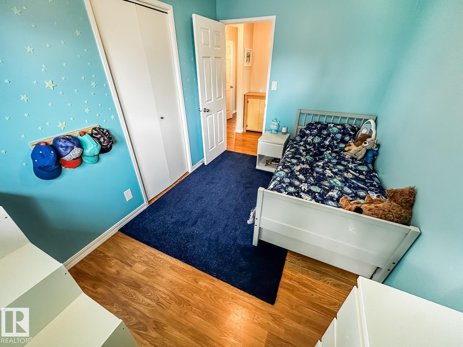 6811 40 AV NW - 22