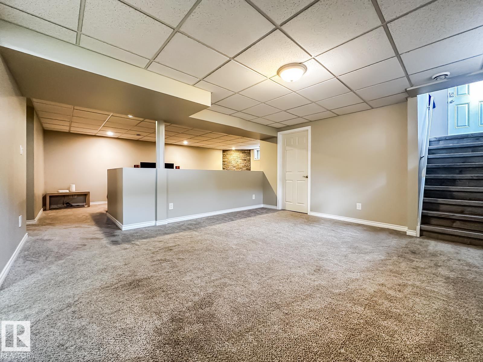 6811 40 AV NW - 24