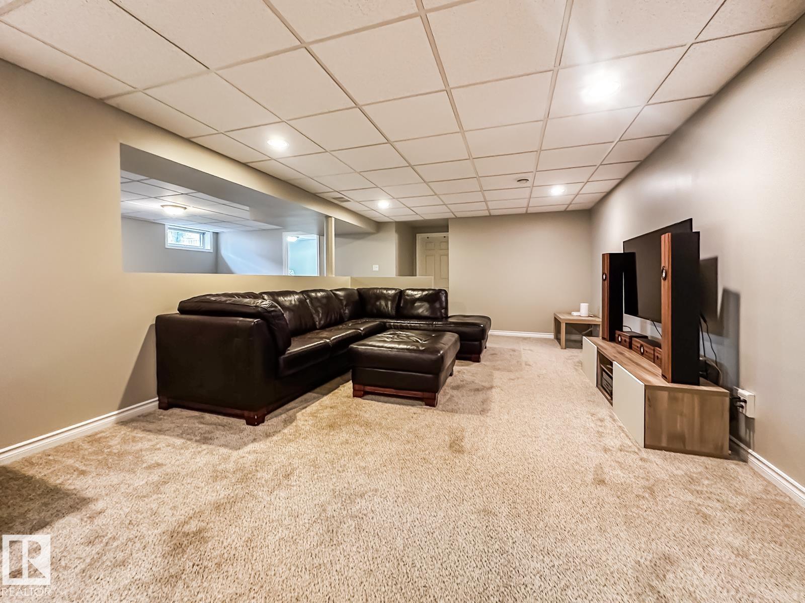 6811 40 AV NW - 27