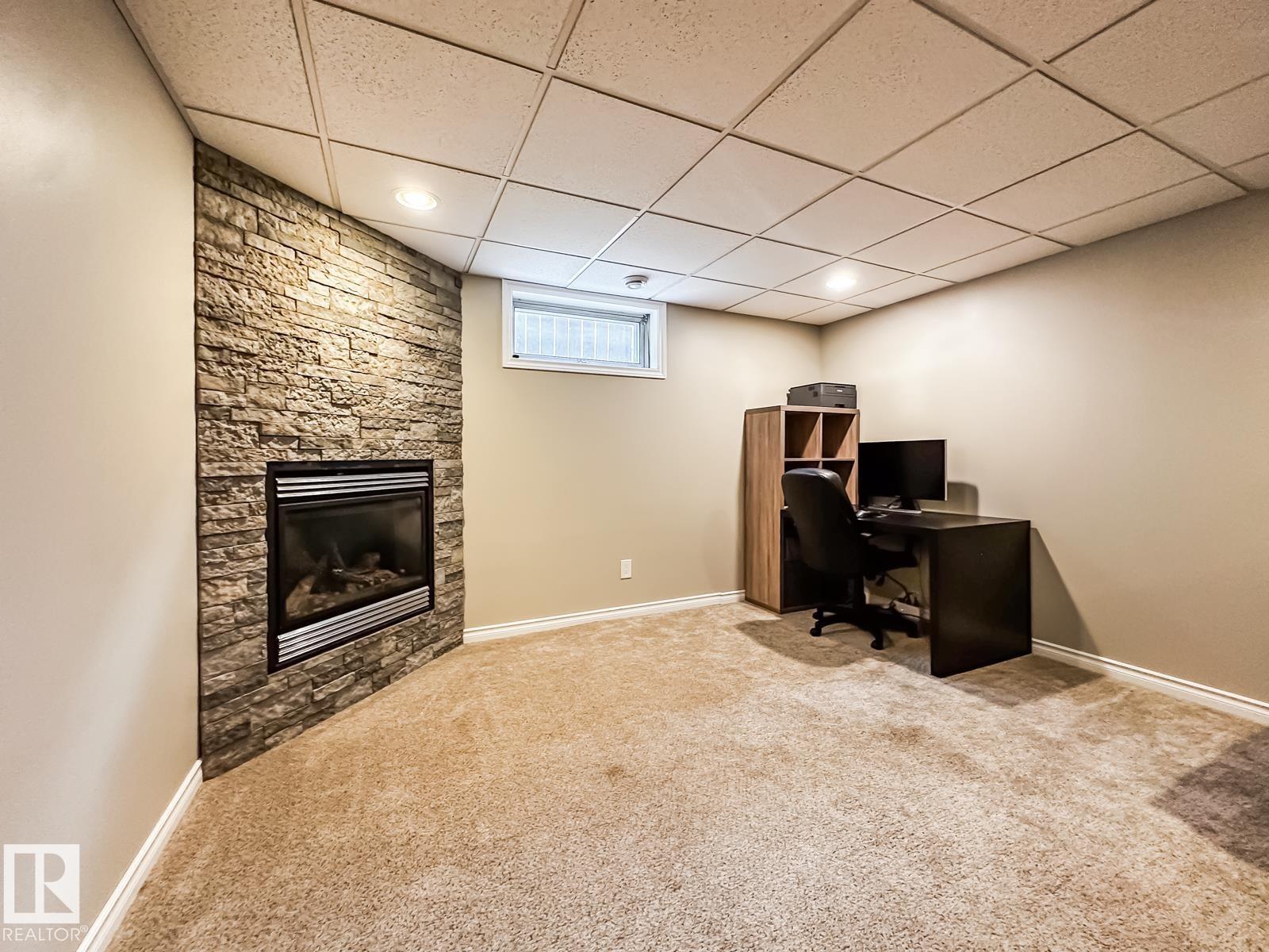 6811 40 AV NW - 28