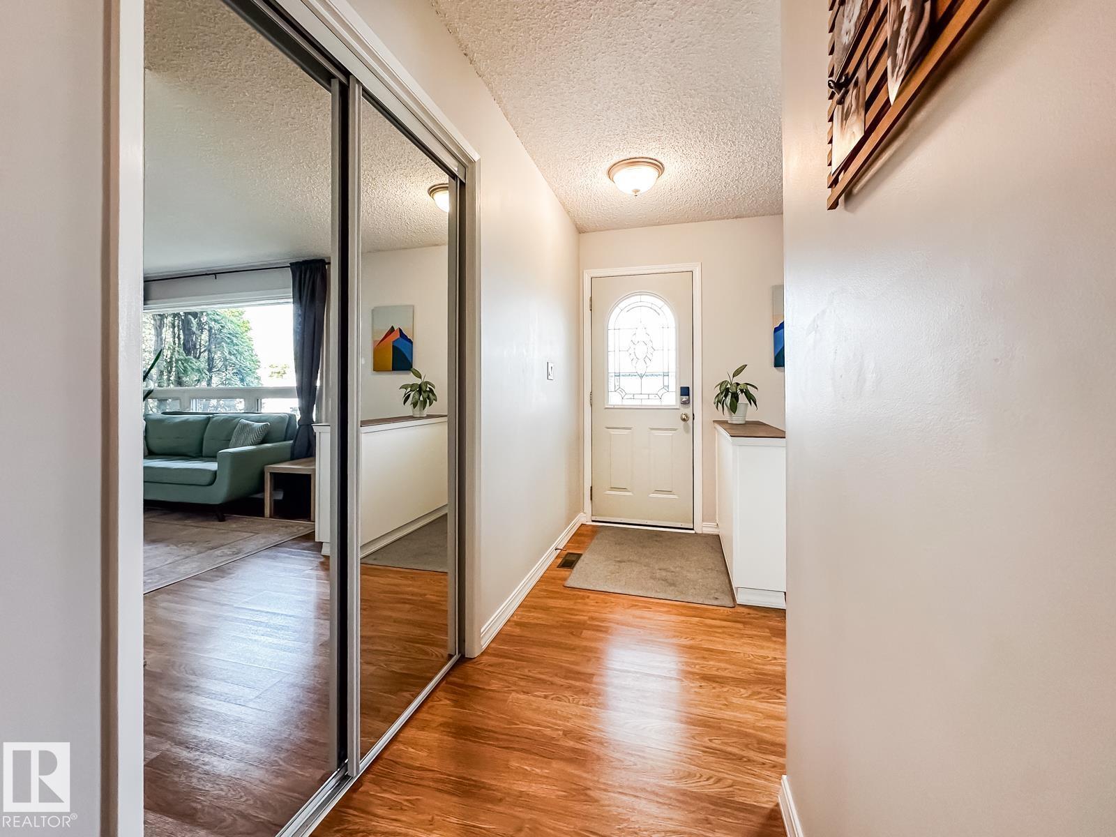 6811 40 AV NW - 3