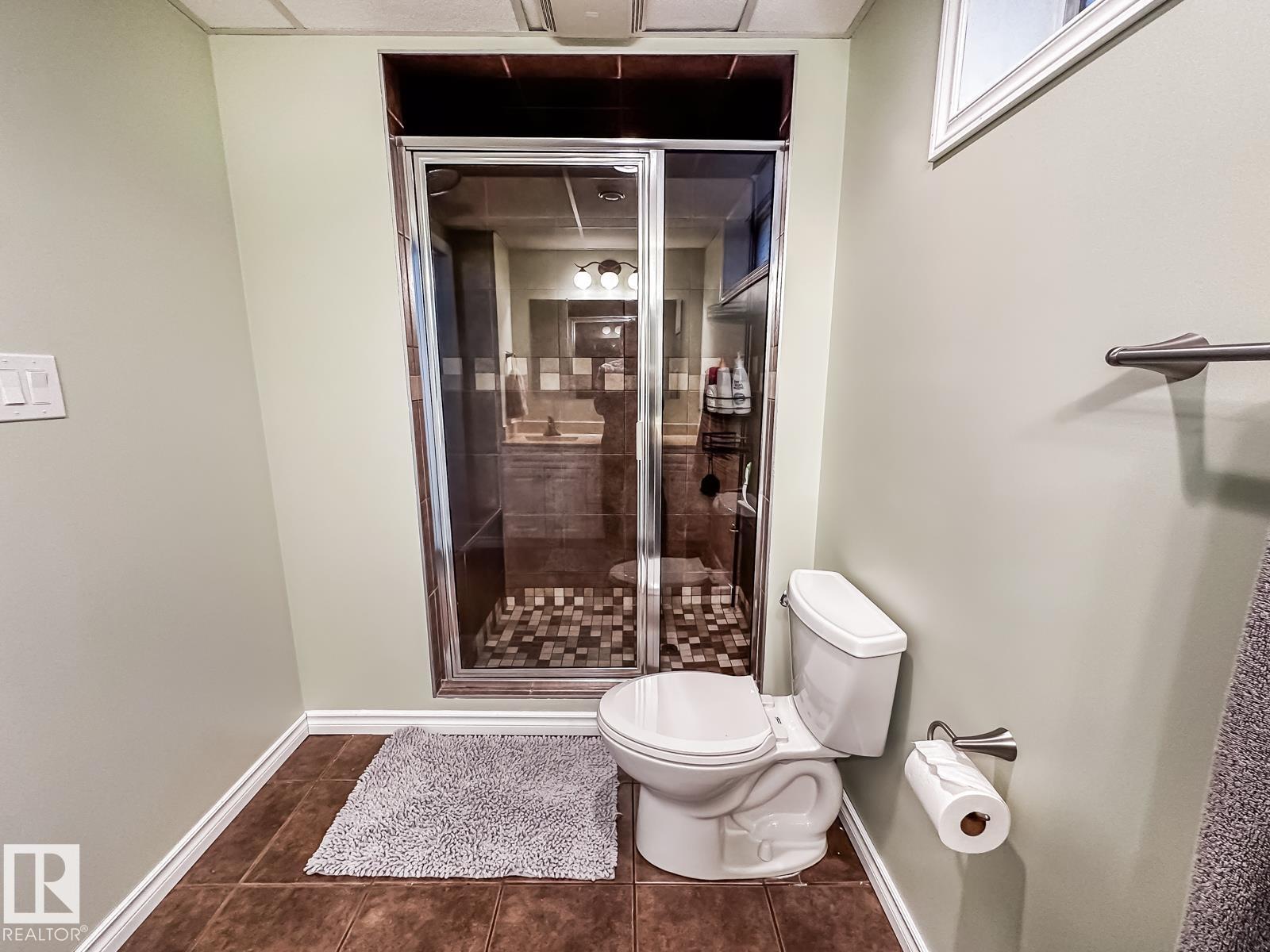 6811 40 AV NW - 34