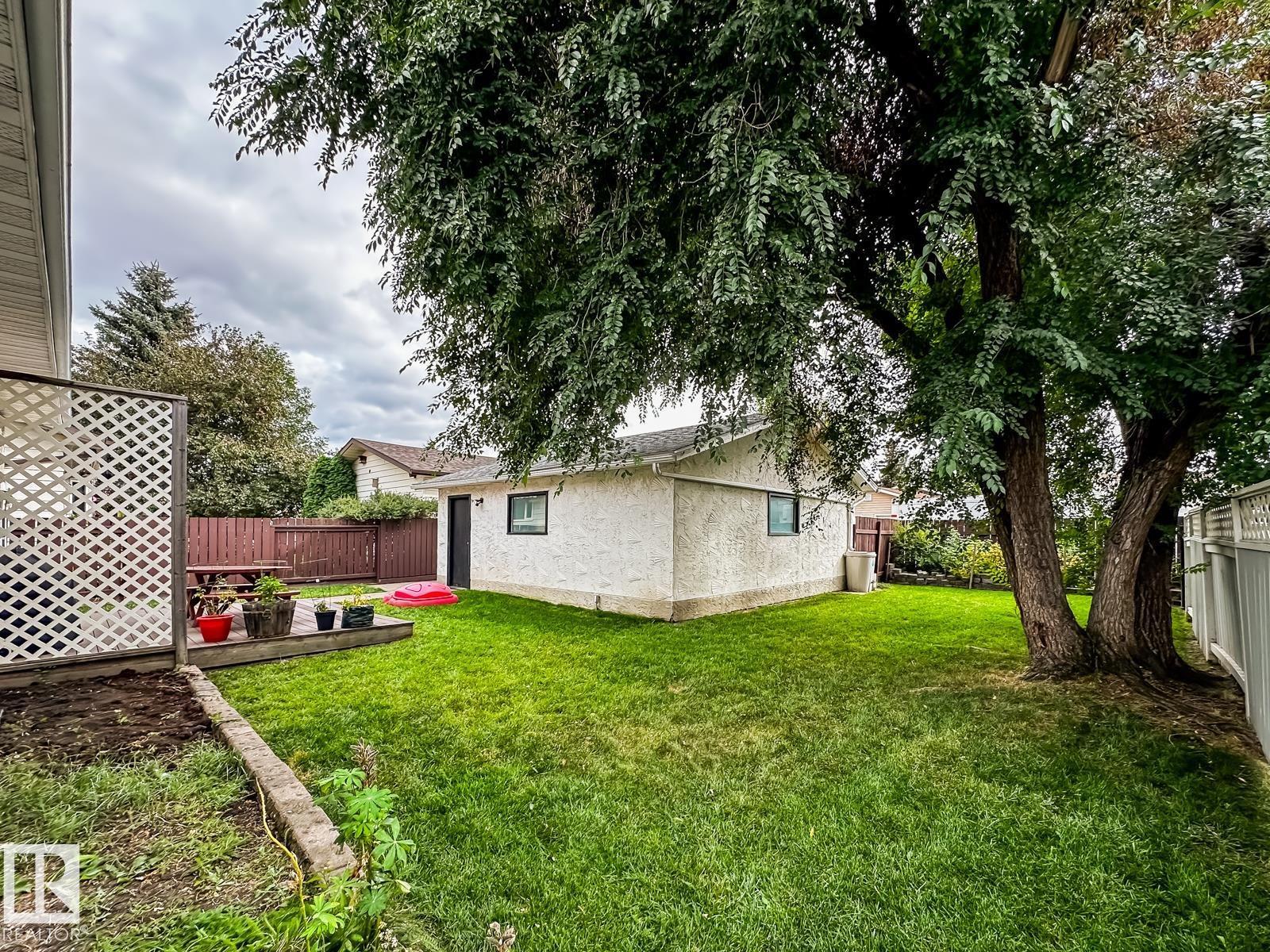 6811 40 AV NW - 39