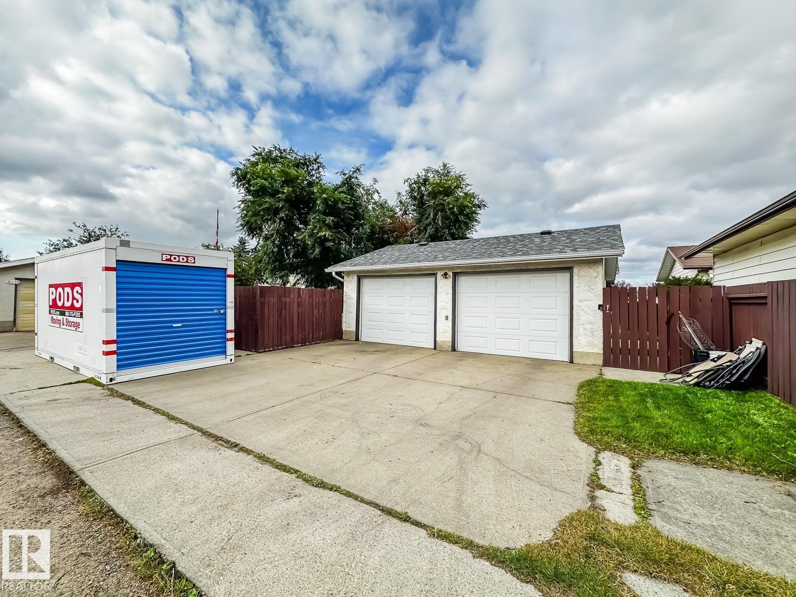 6811 40 AV NW - 44