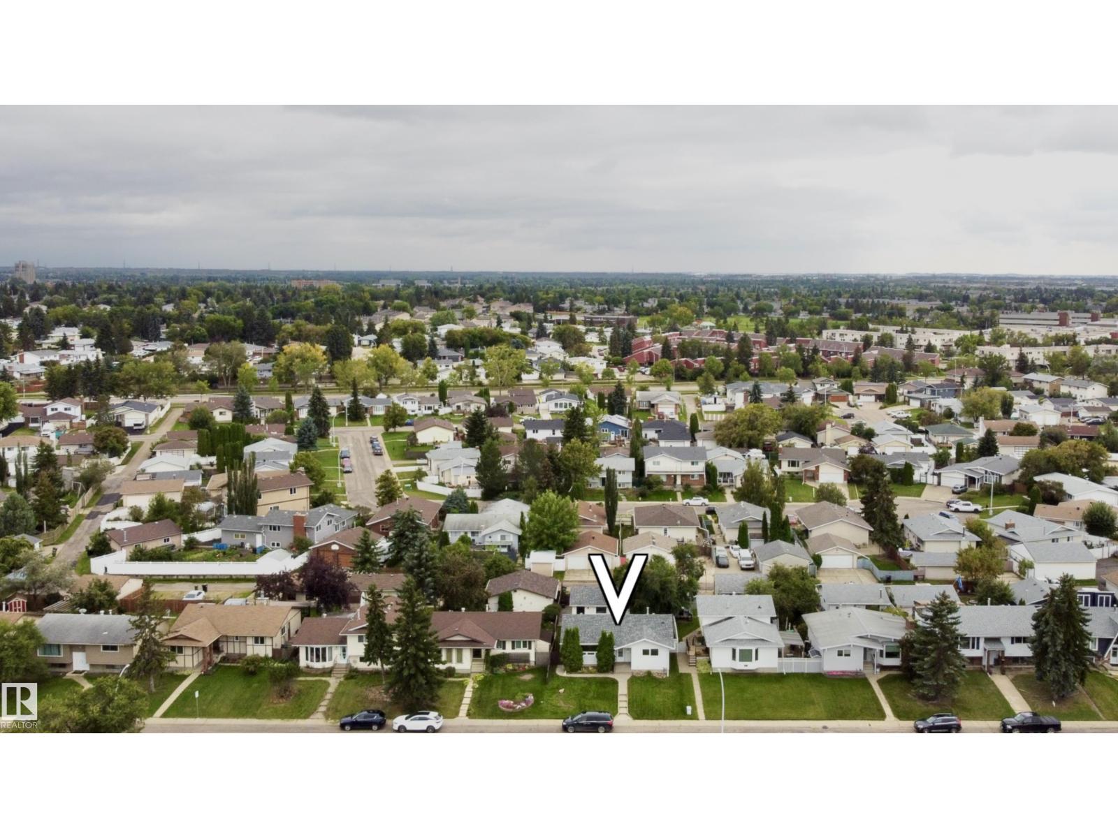 6811 40 AV NW - 47