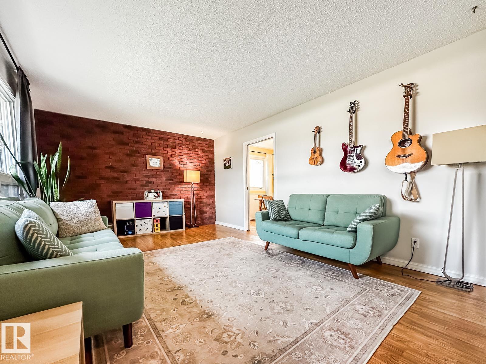 6811 40 AV NW - 6