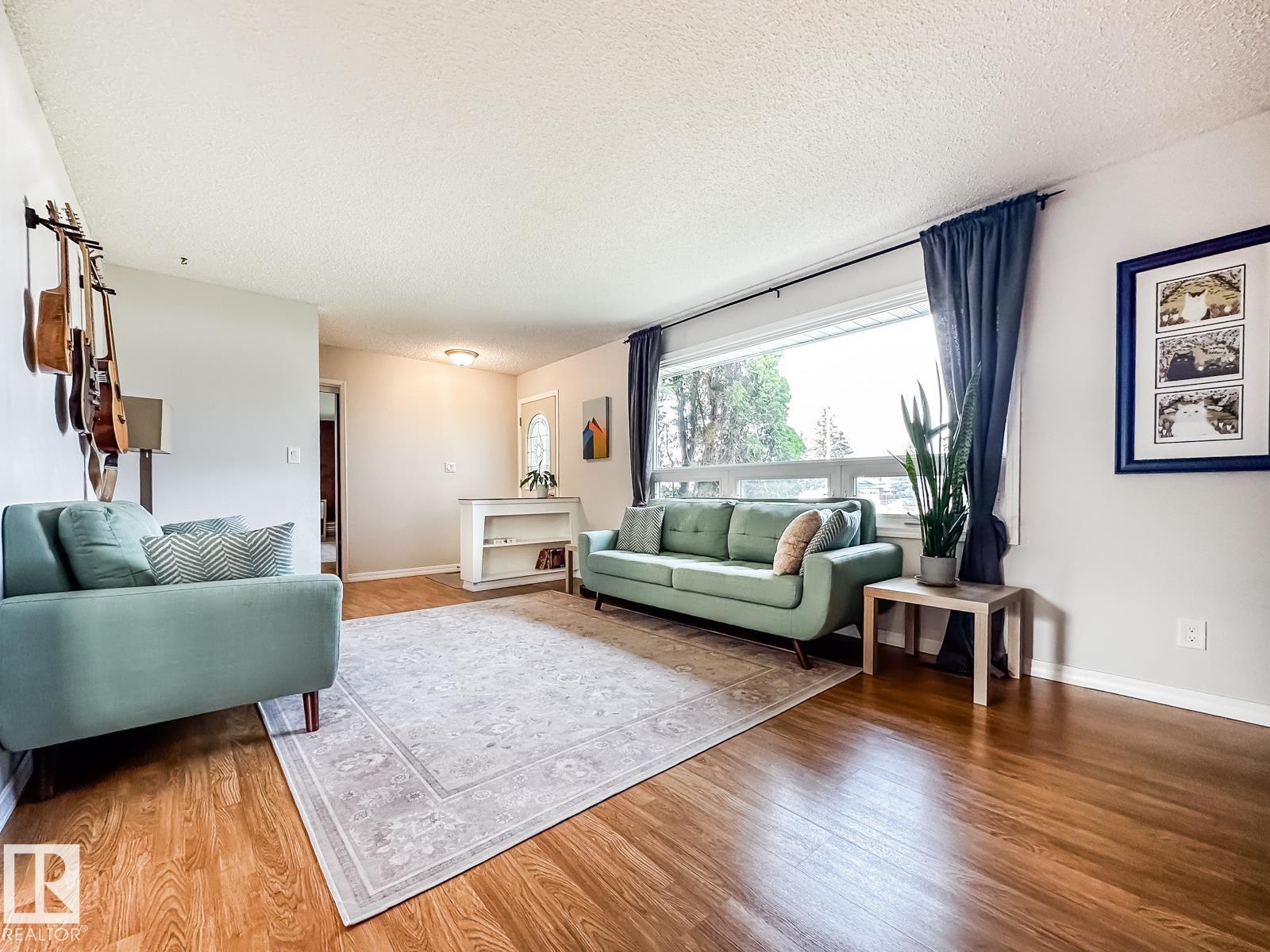 6811 40 AV NW - 7