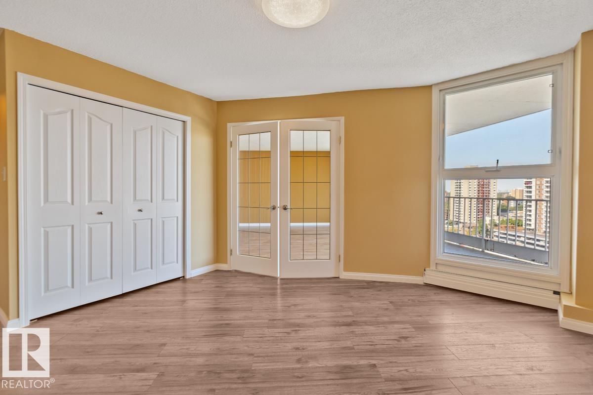 #1307 10045 117 ST NW - 18