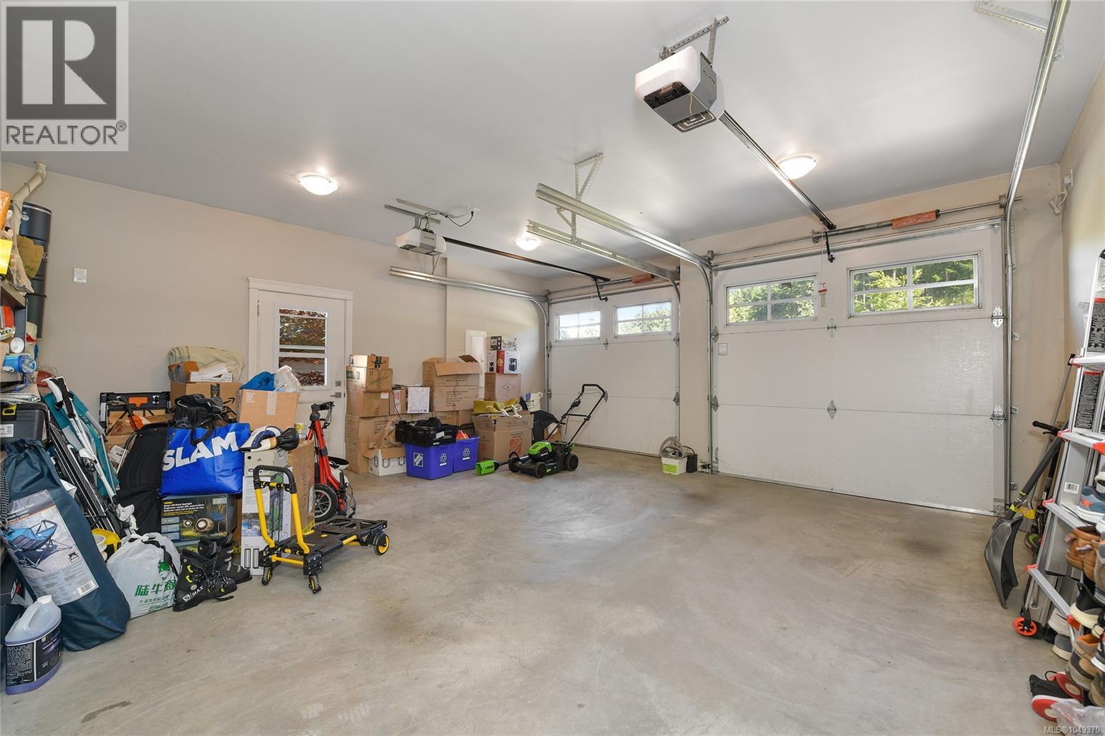 2136 Champions Way - 40