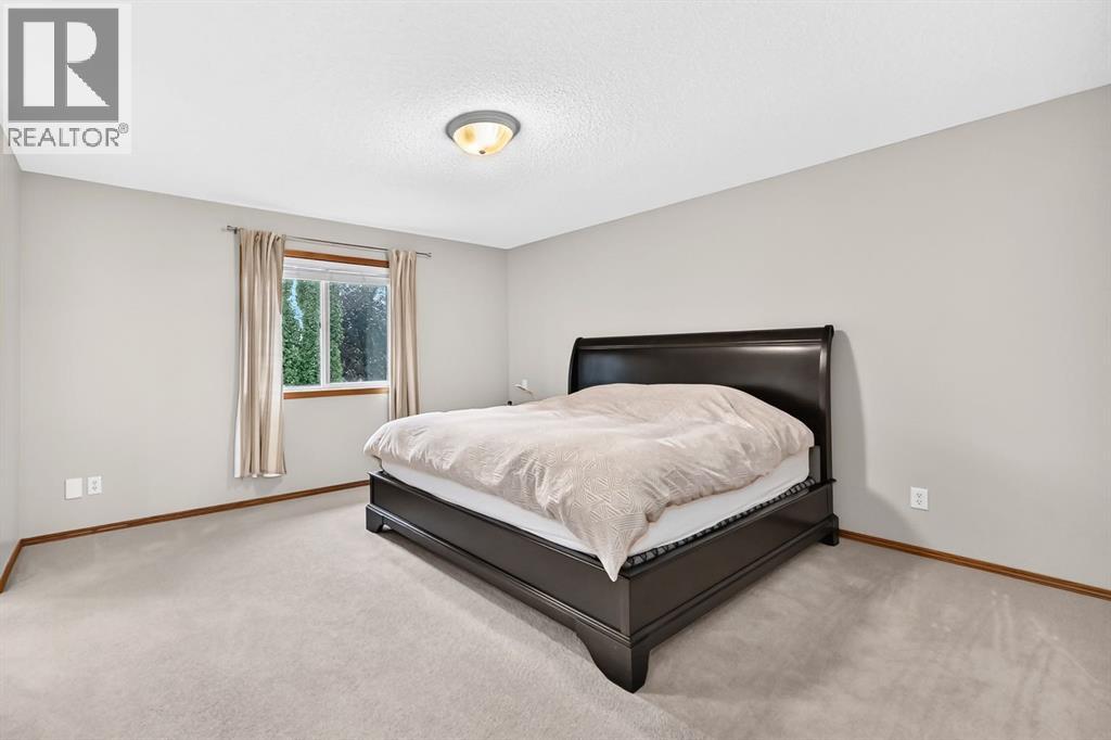 234 Somerglen Way SW - 14