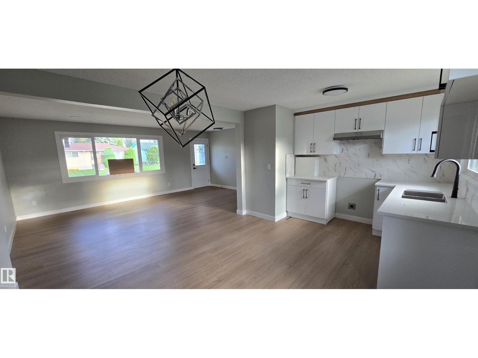 13812 63 ST NW - 12