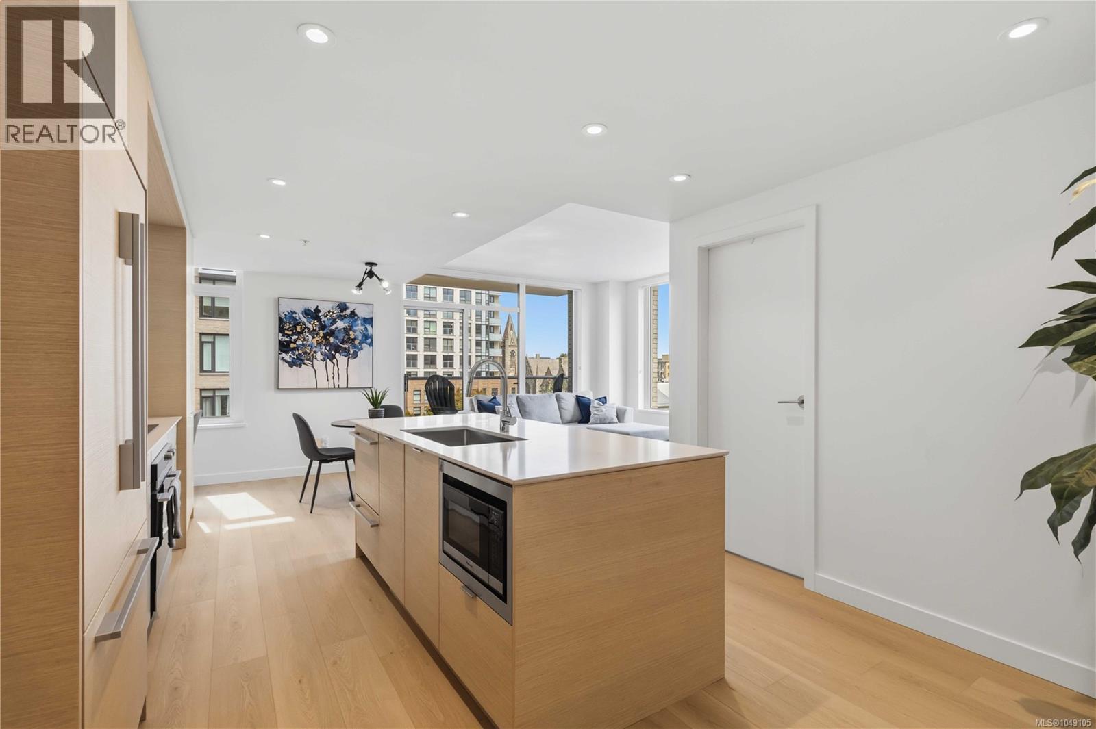 #706 848 Yates St - 3