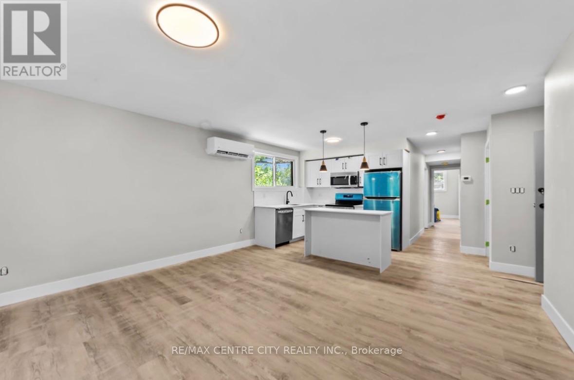 8 - 400 SCENIC DRIVE, London South (South J) — photo 3