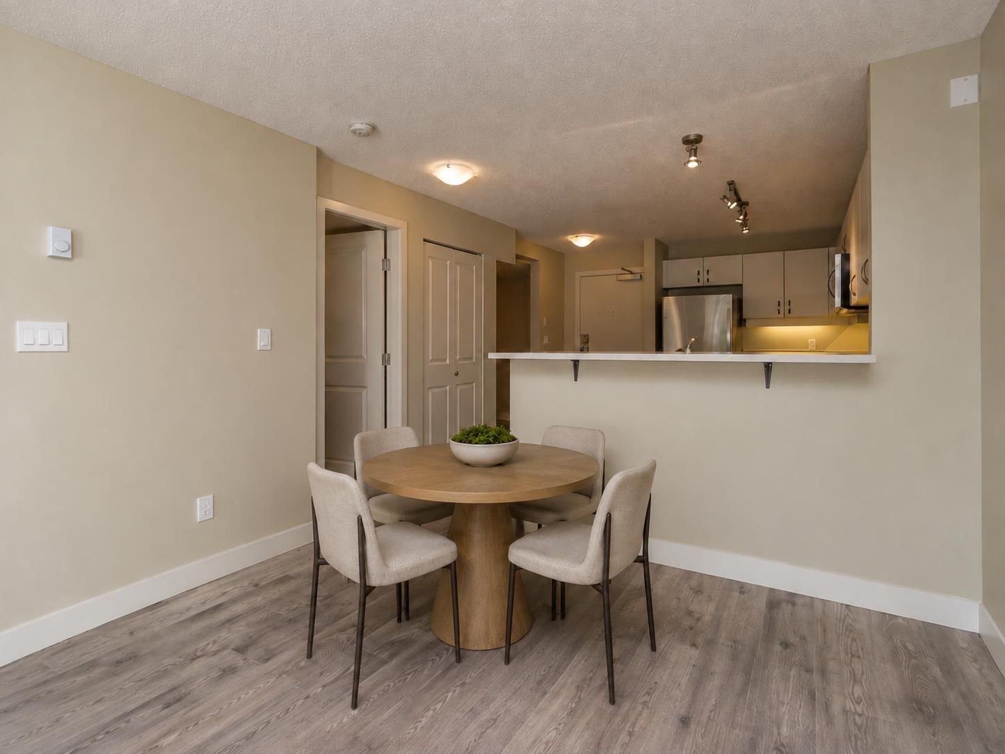 242 10838 CITY PARKWAY, Surrey — photo 5