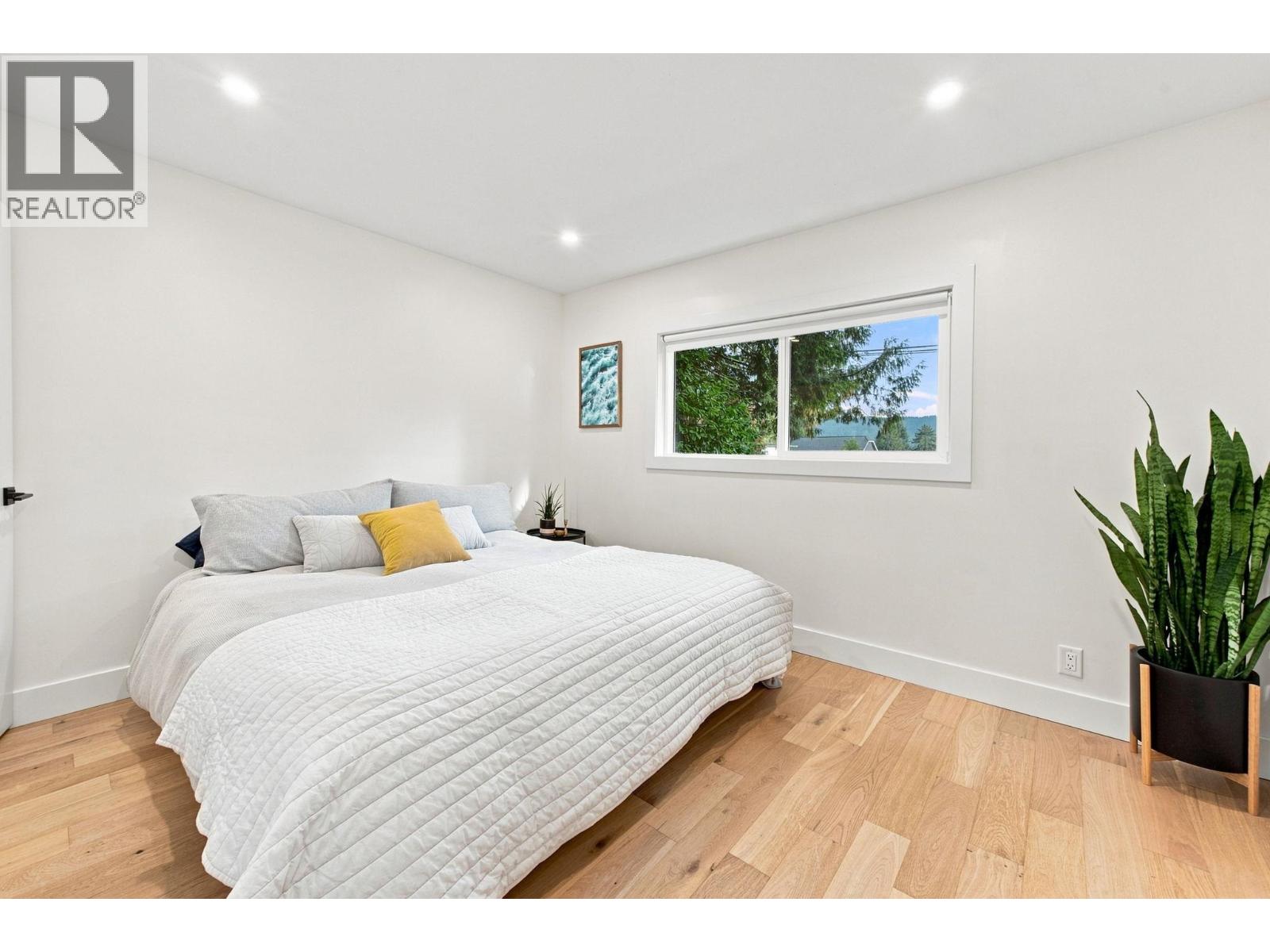 4646 COVE CLIFF ROAD, North Vancouver