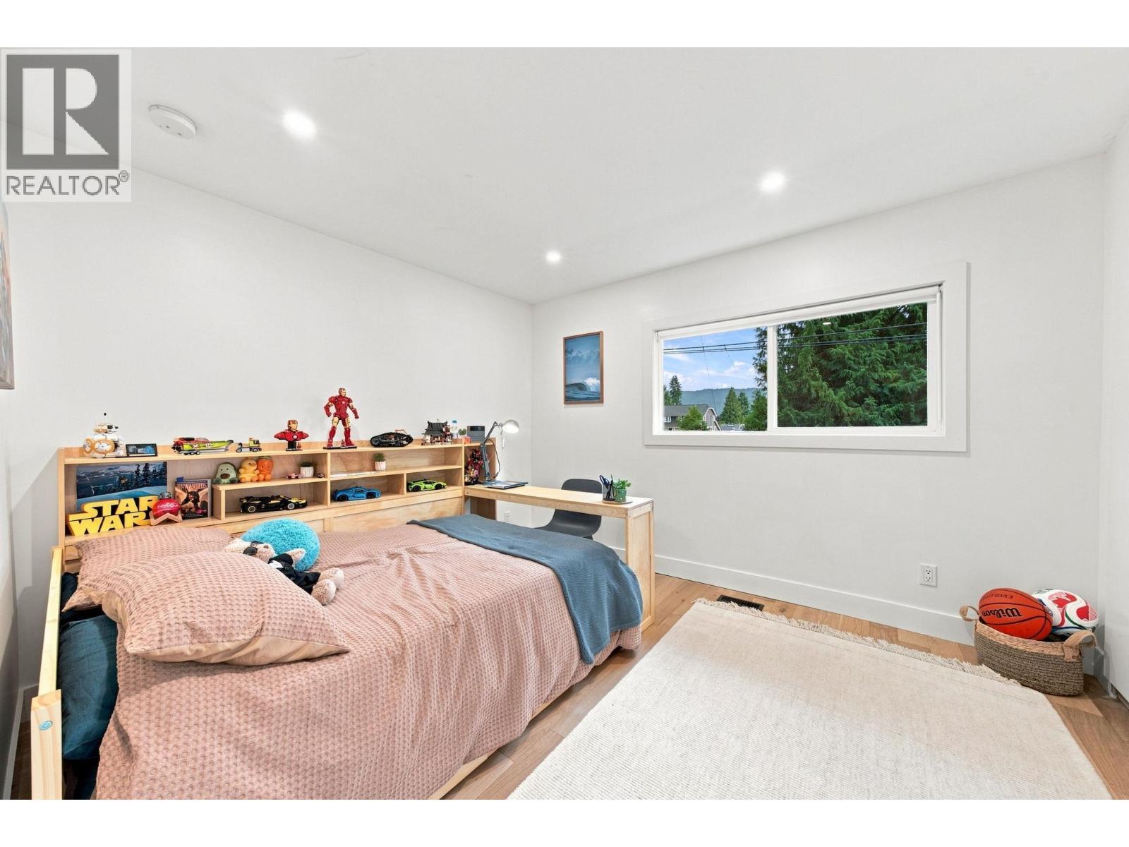 4646 COVE CLIFF ROAD, North Vancouver