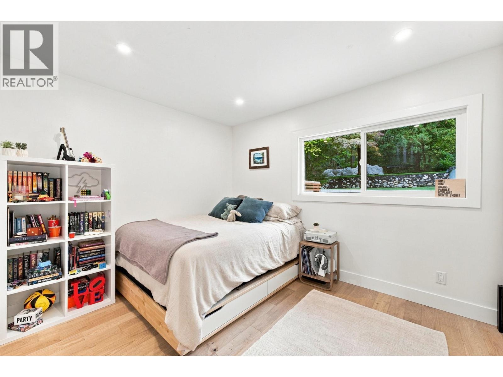 4646 COVE CLIFF ROAD, North Vancouver