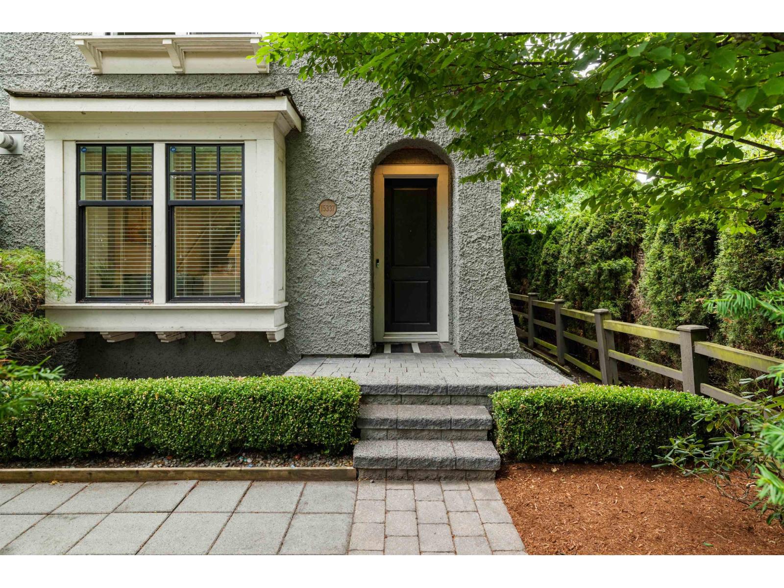 15337 34 AVENUE, Surrey — photo 1