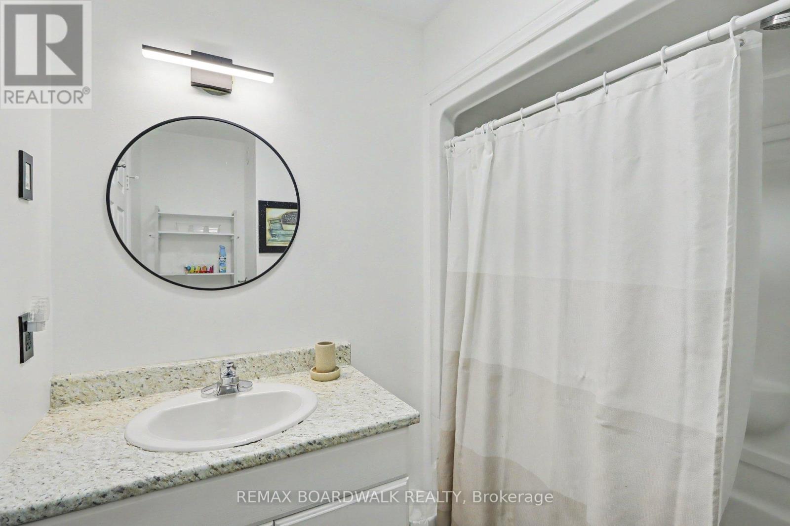 341 NEW STREET E - 10
