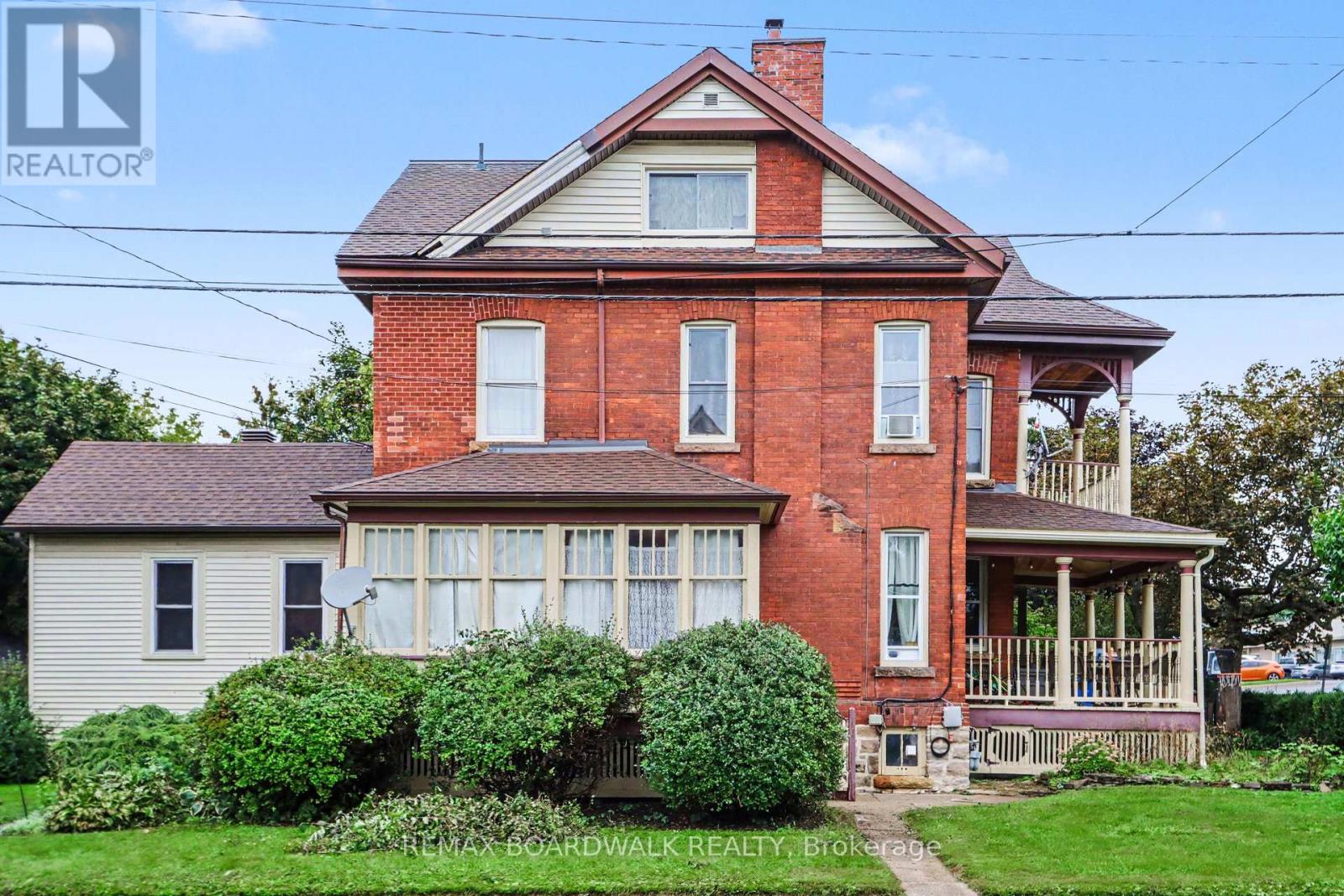 10 GLEN AVENUE, Smiths Falls — photo 3