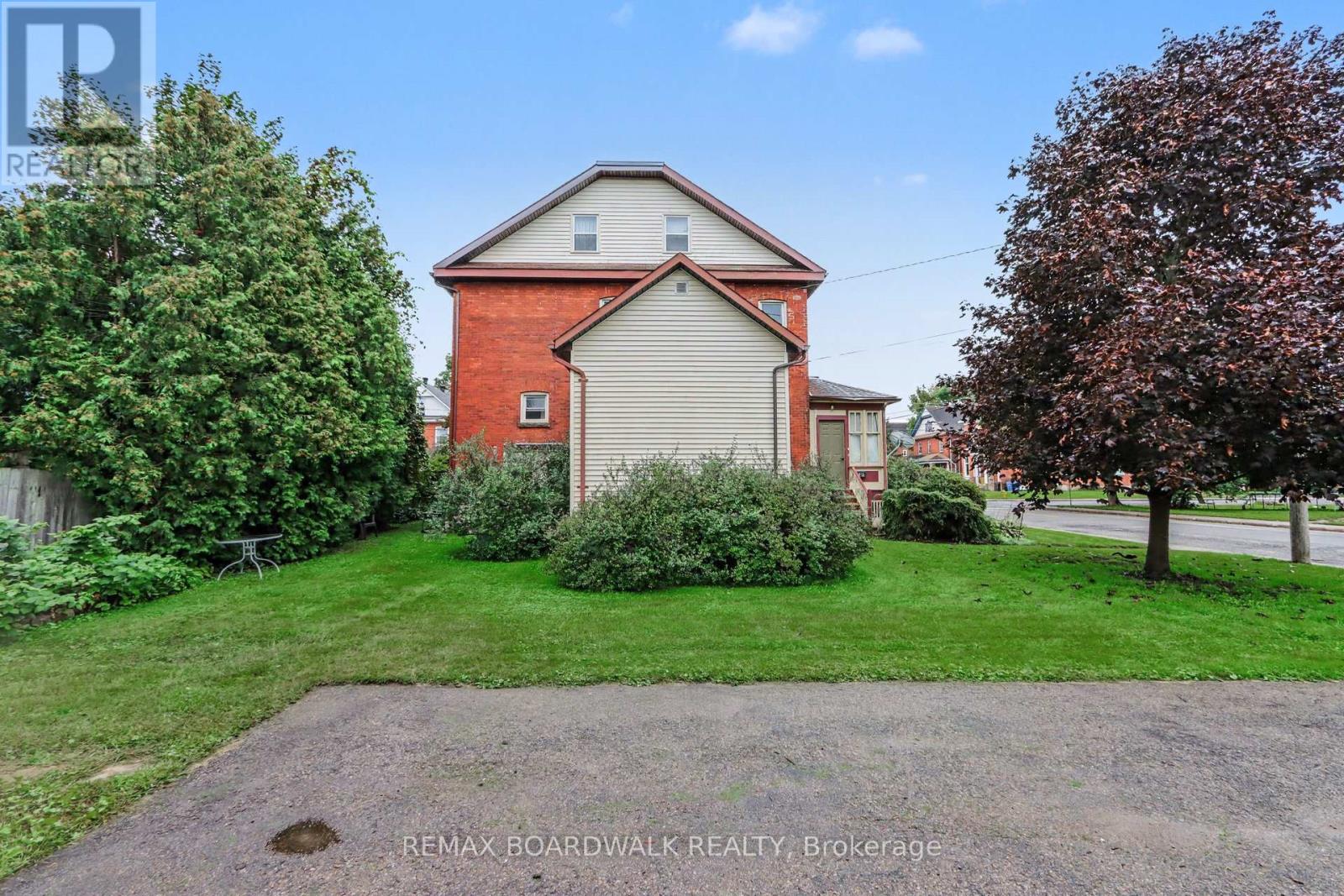 10 GLEN AVENUE, Smiths Falls — photo 6