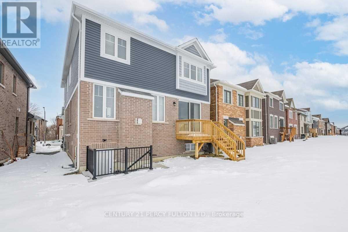 77 BARKERVILLE DRIVE, Whitby — photo 2
