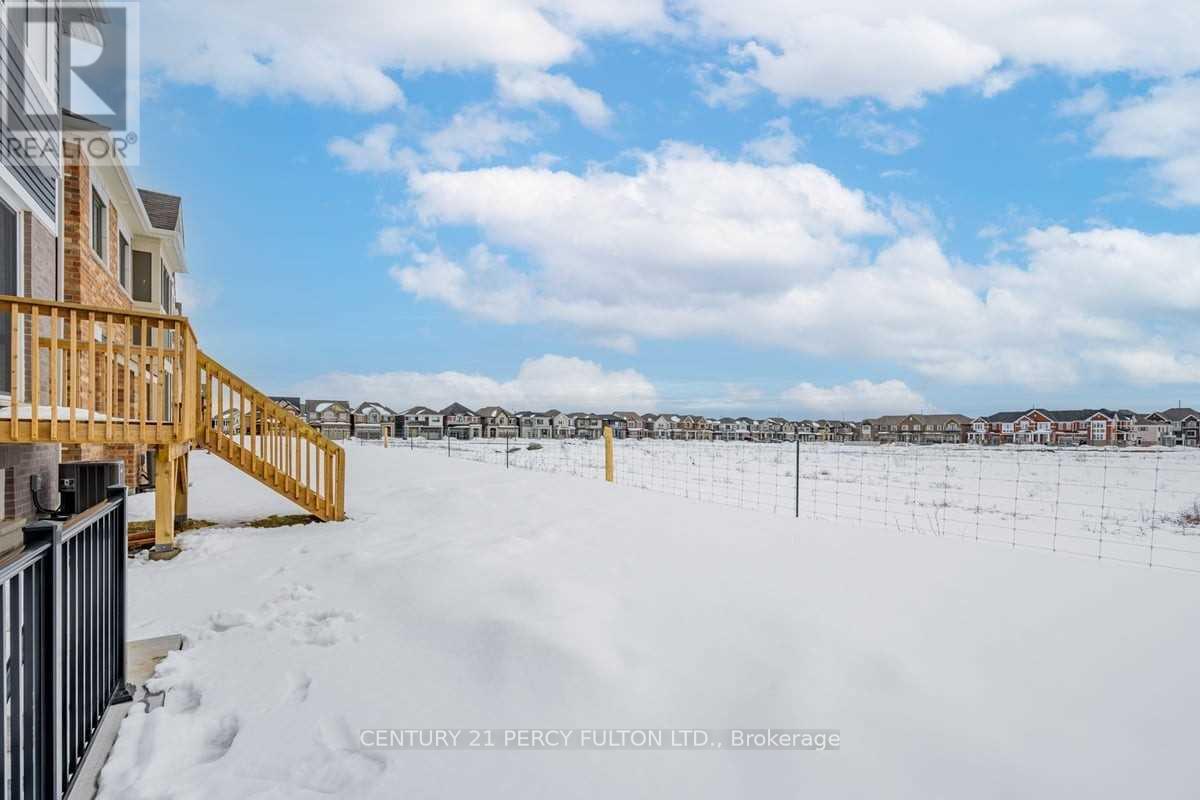 77 BARKERVILLE DRIVE, Whitby — photo 3