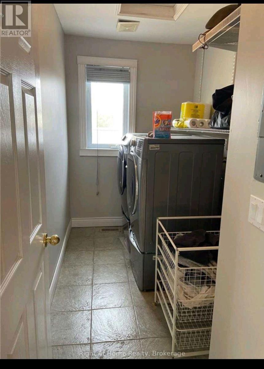 Main- 40 Prospect Street, Clarington, ON photo 13