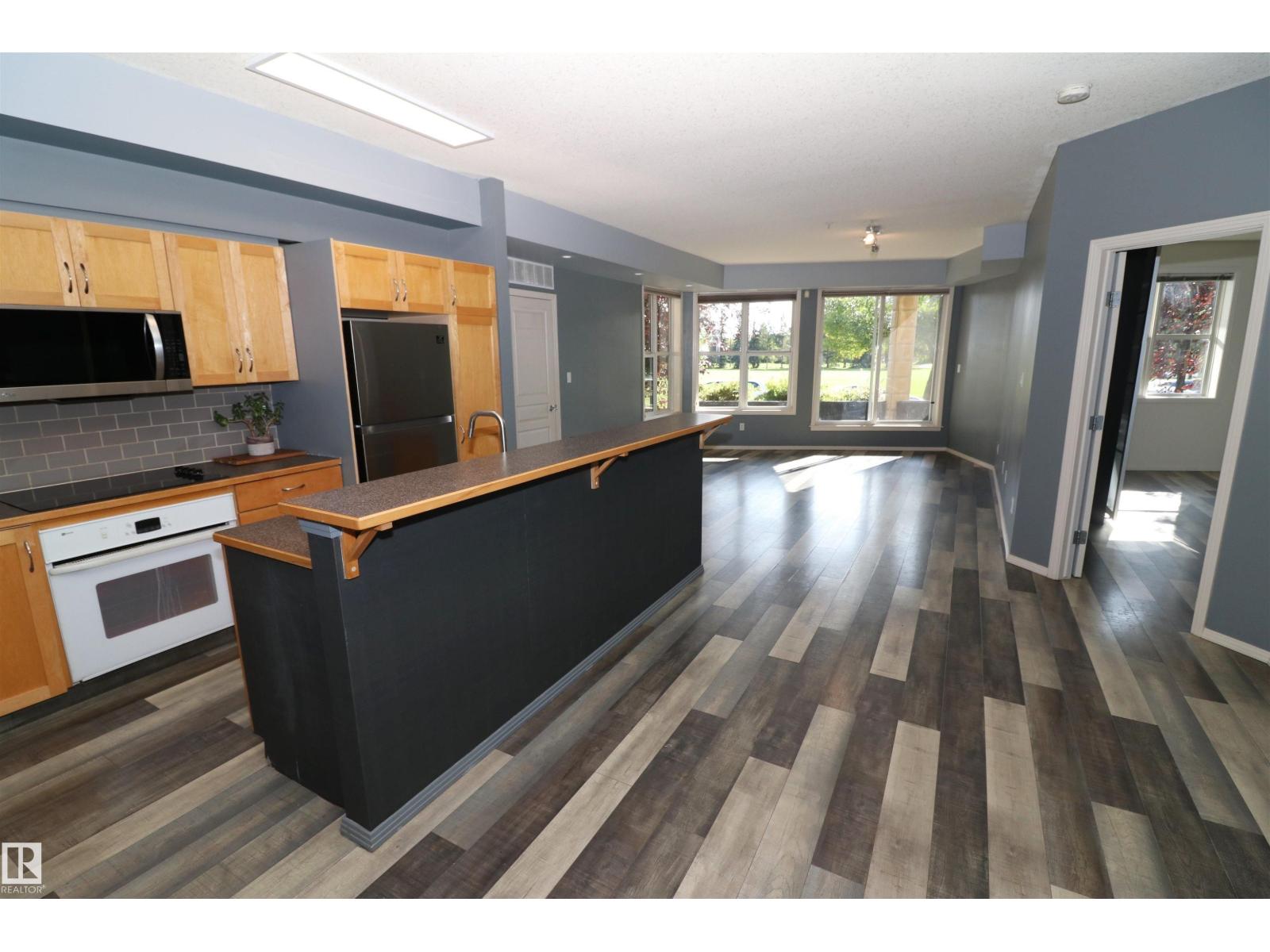 #103 9804 101 ST NW - 8