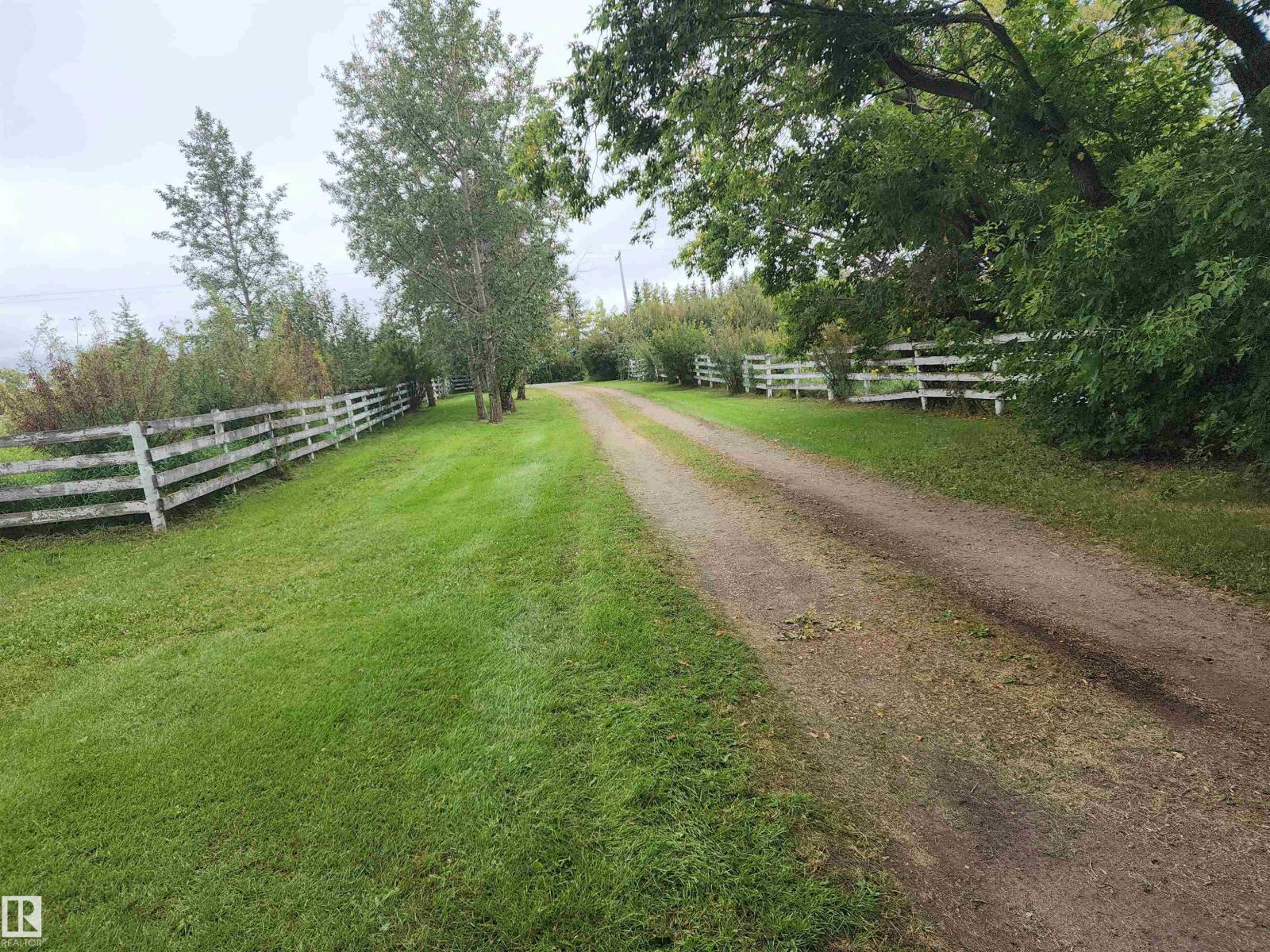 7204 Twp Rd 570A - 7