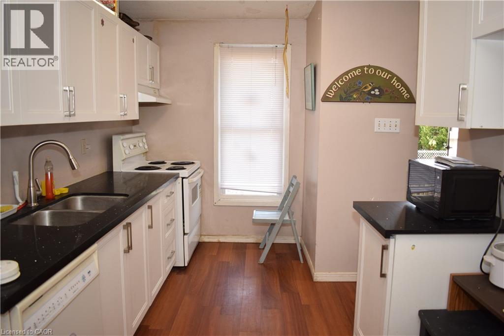 #1 249 CEDARBRAE Avenue - 11