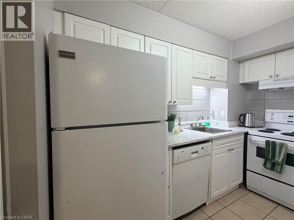 30 HICKORY Street E Unit# 115, Waterloo — photo 9