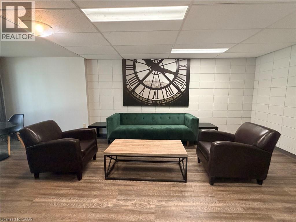 30 HICKORY Street E Unit# 115, Waterloo — photo 4