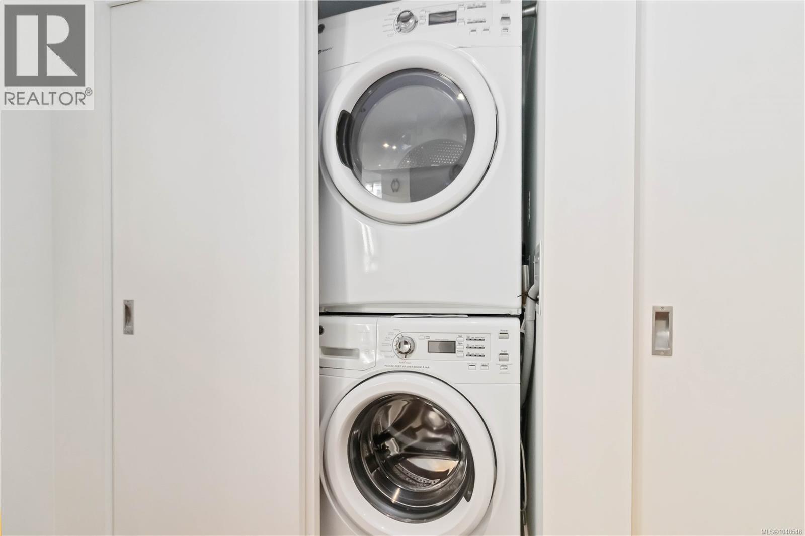 #302 838 Broughton St - 23